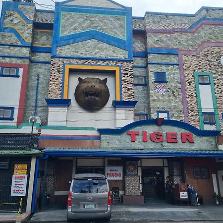 Clark Angeles Tiger Hotel Bagian luar foto
